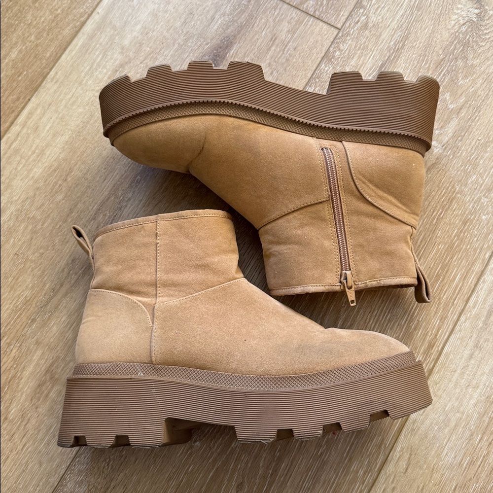 Universal Thread Platform Boots - Picture 3 of 8